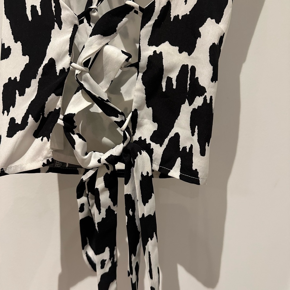 Superdown cow print top - Picture 4 of 5